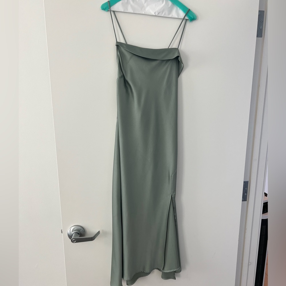 ASTR Gaia midi dress